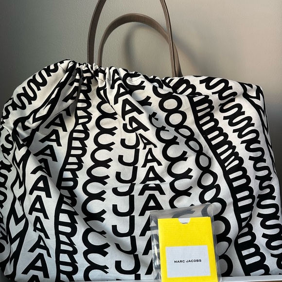 Marc Jacobs Gray Tote Bag - Picture 9 of 11